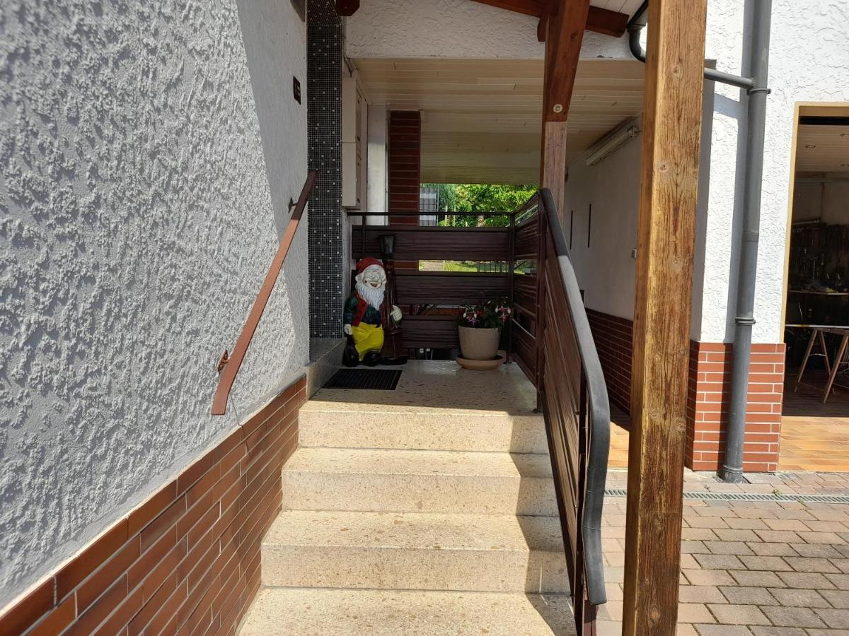 Ferienwohnung Woelbert Altendiez Exteriör bild